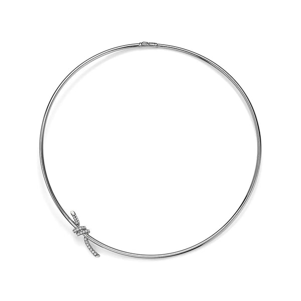 Knot Necklace in White Gold with Diamods