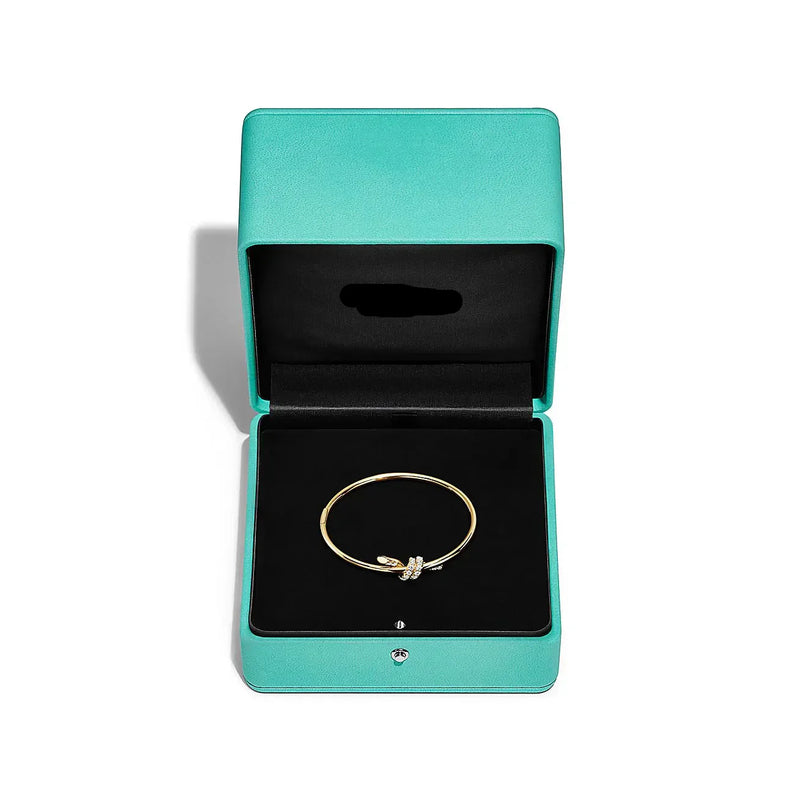 Knot Wire Bangle Refined Yellow Gold with Diamods