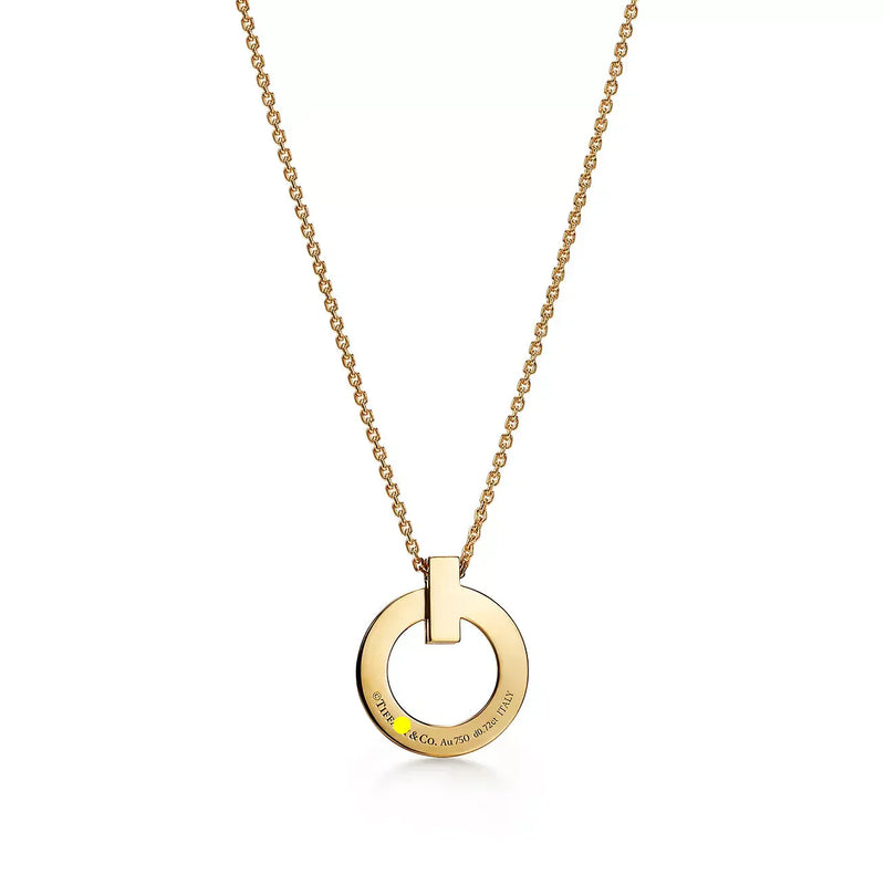 T T1 Circle Pendant Necklace in Yellow Gold
